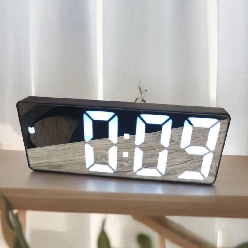 Despertador Digital LED com Termômetro e Luz Noturna para Quarto, Escritório e Viagem